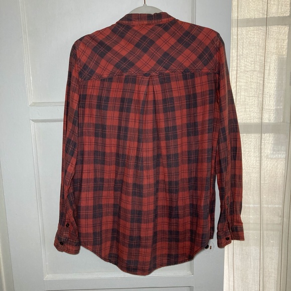 BDG Soft and Lightweight Plaid Button-Down - Picture 2 of 9